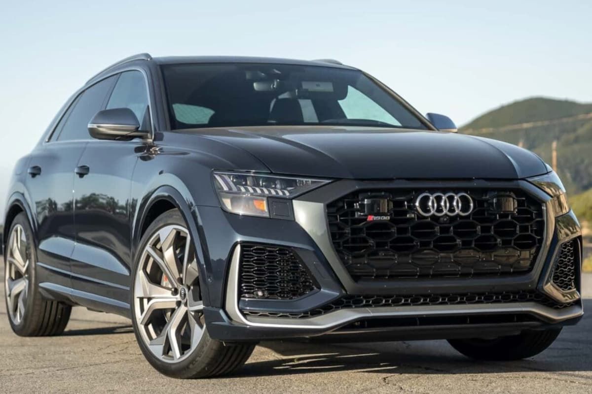 Audi Q8, Private Tours Greece, private tours popular and classical