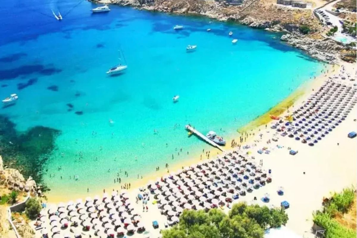 Super Paradise beach, Mykonos car rentals, Mykonos rent-a-car